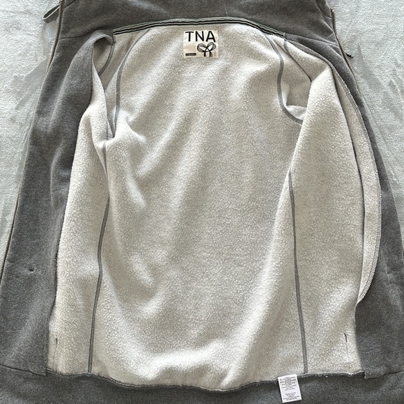 Aritzia TNA Grey Hoodie Fleece Lined Hooded Sweater Full Zip - Picture 12 of 17